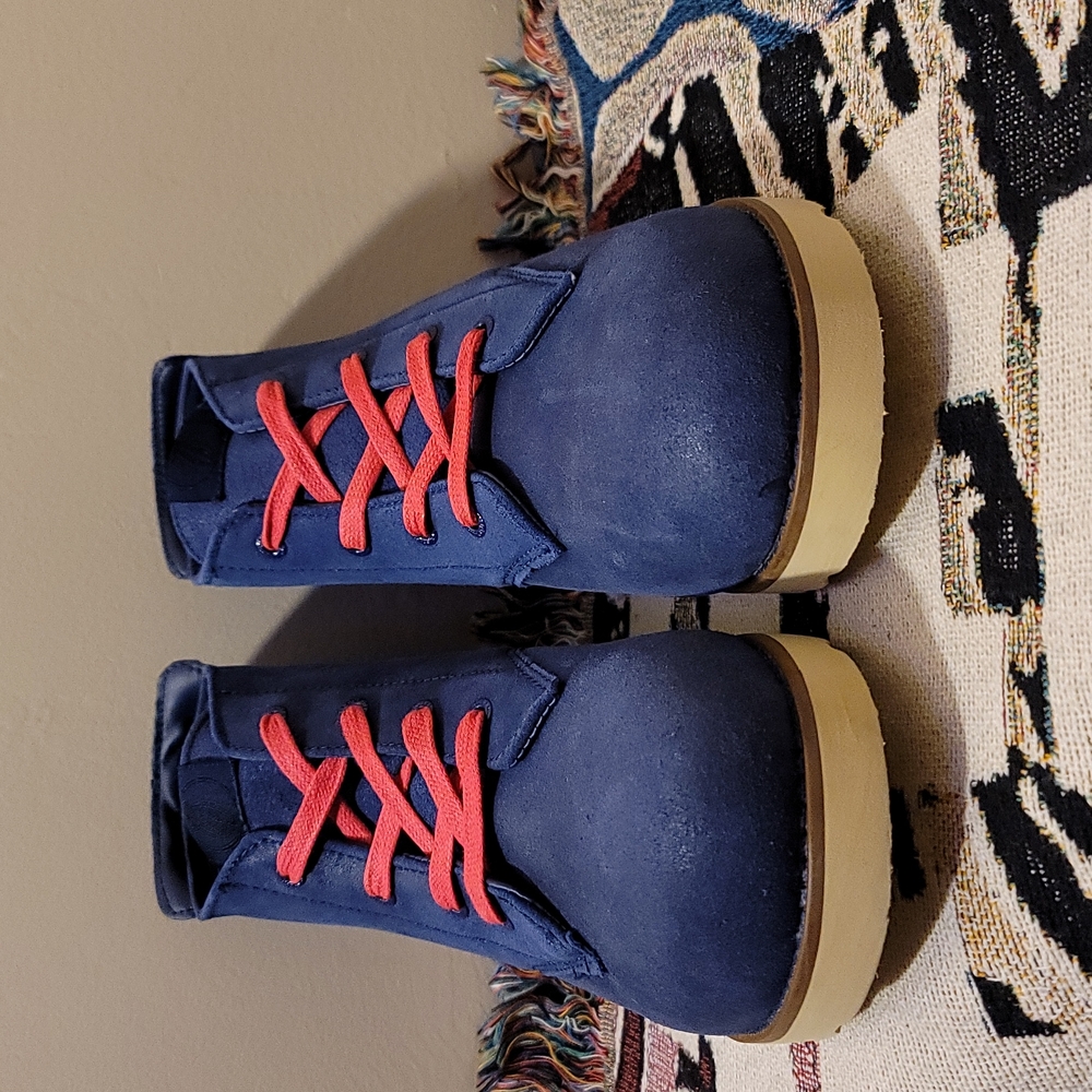 Grenade BLUE Suede boots Size 10 Mens feels like 10.5.